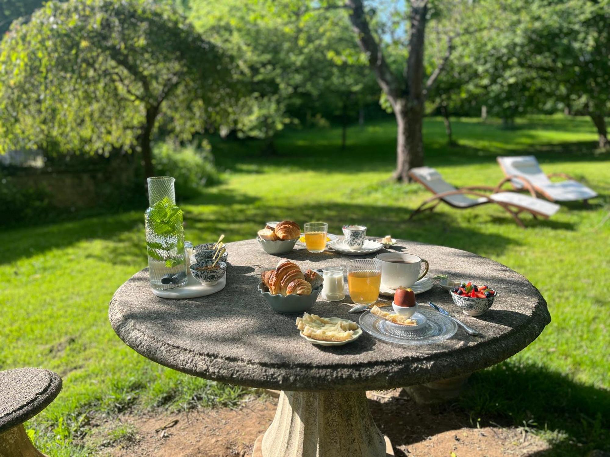 Le Clos Des Songes Blaru Exteriör bild