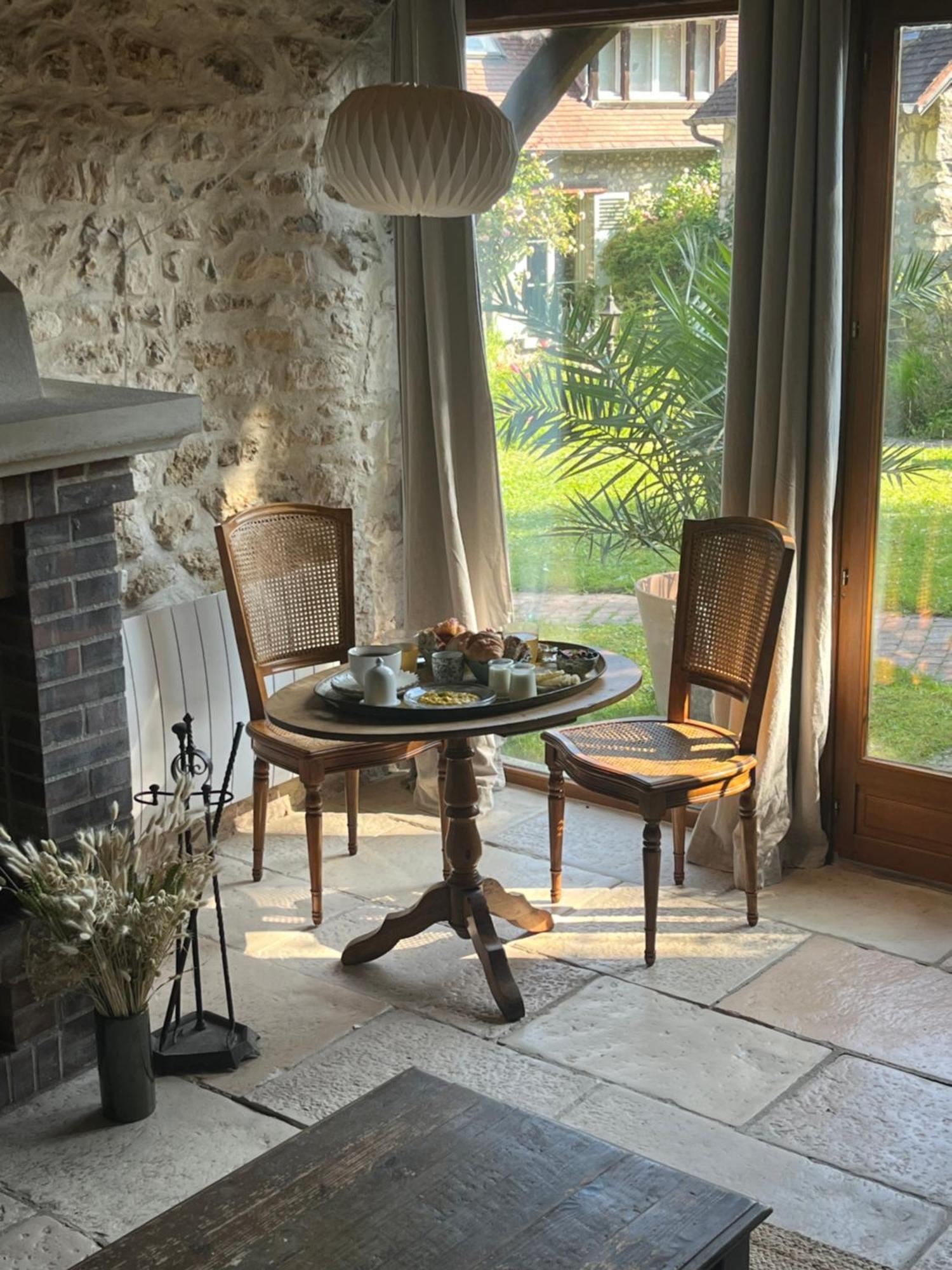 Le Clos Des Songes Blaru Exteriör bild
