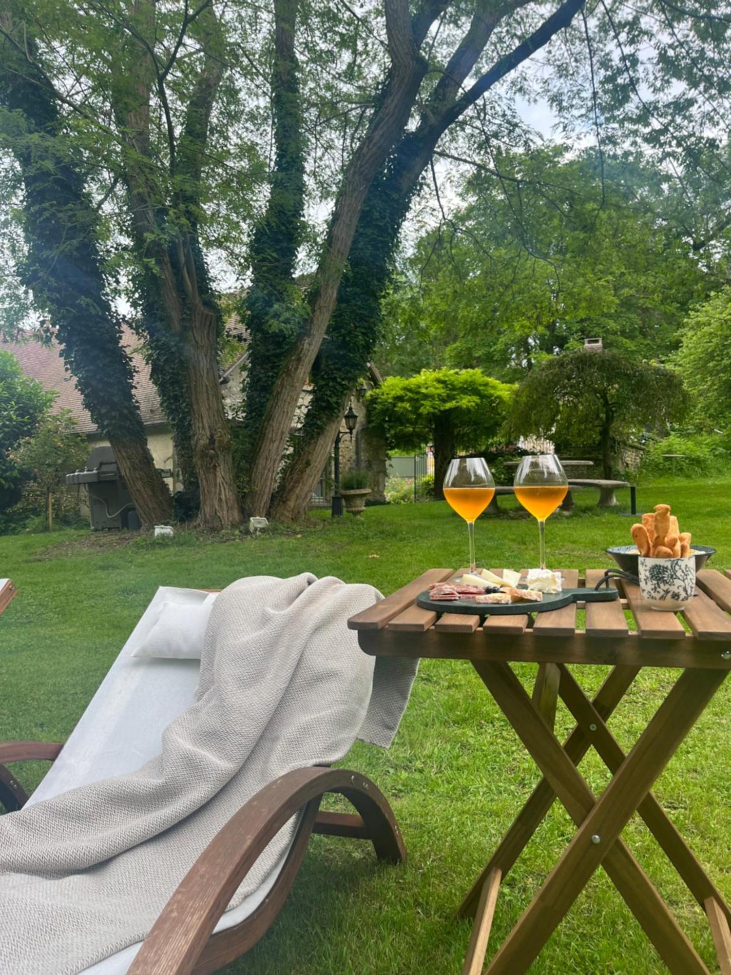 Le Clos Des Songes Blaru Exteriör bild
